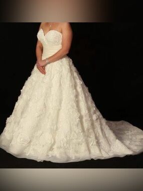 Allure C157 size 12 Unaltered Strapless Ivory Ball Gown Wedding Dress